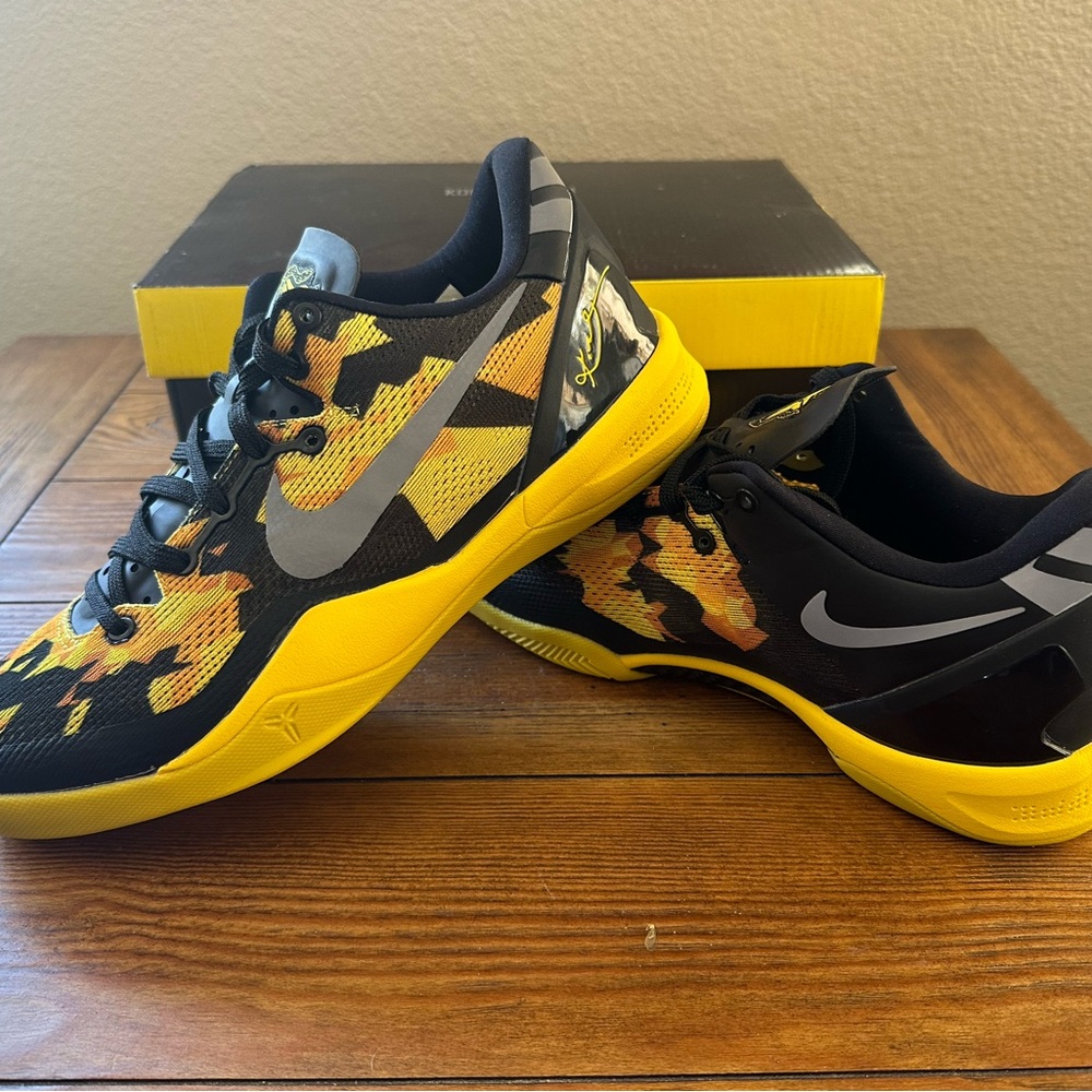 Nike Kobe 8 XDR 'Black Yellow' 555286-077 Size 9.5 Men’s